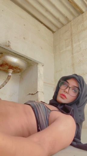 Unexpected Cum, While I Was Trying Pee Jasiya