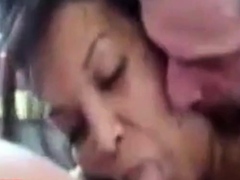 Cette salope ronde et maman est excitante