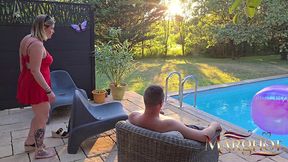 mon mec cocu filme un fan me defoncer sur la terrasse de la piscine