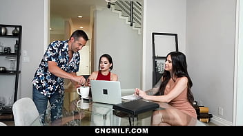 Sluts know life by mixing job with blowjobs - cncmilf