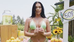 Juicy Kaitlynn Anderson enjoys posing