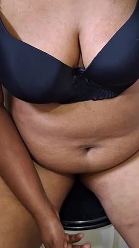 Bhabhi Getting Ready for Morning Play