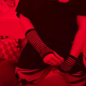 Young dark 18 year old femboy jerks off: 3