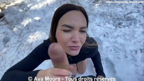 Une fran&ccedil_aise suce une grosse bite dans la neige et avale tout le sperme - Ejaculation buccale