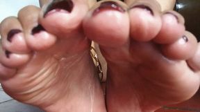 How close to you are these soles and toes of a beautiful woman (3)