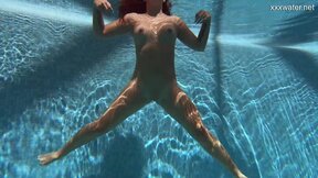 Massive babe Puzan Bruhova swimming pleasure