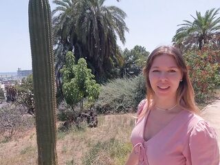 Tourist-Beauty Thought She Wouldn't Must Suck Ramrod for Pics!! Had to!