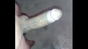 Favelado pauzudo se exibindo