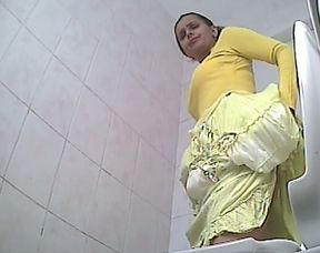 Amazing sexy white ass filmed closeup in the toilet