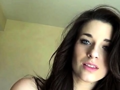 Sexy Brunette Britney Blue Plays rubs her clit