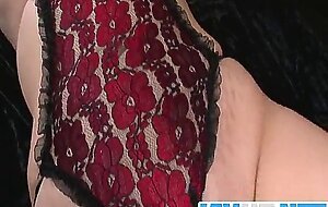 Reiko shimura feels needy to play in dirty bondage show