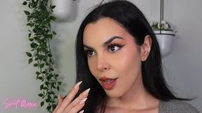 Holding them in | Sweet Maria