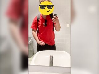 Jacking off in Parking lot bath in Antwerp