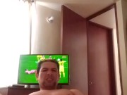 Paja express viendo futbol