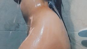 Scarlet in shower