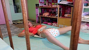 Nurse Sydney wears a diaper with you & makes you cum