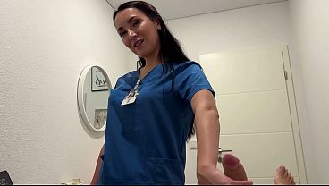 My Stepmom The Masseuse Fixed My Knees    With Her Mouth