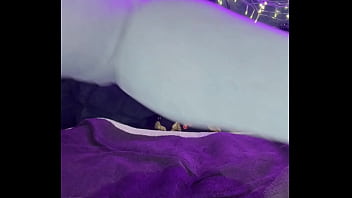 Legging squirt wetting