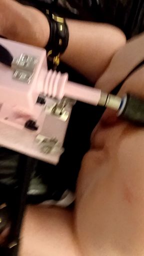 Sex Machine Anal Fuck and Pussy Fisted