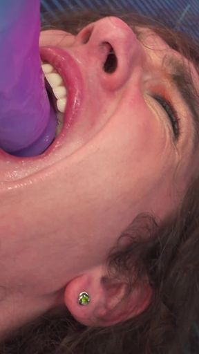 Amber Makes Naomi Cum While Fucking Her Face