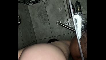 Two hot babes share lucky guy in FFM threesome