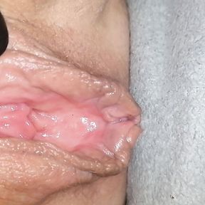 hot sex real hot amateur milf Ferkelchenn like to play with her wet juicy pussy