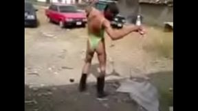 Este pendejo bailando