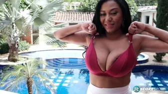 Shanie Gaviria plays with her big tits and ass outdoors
