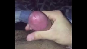 Batendo uma Punheta gostosa no Sof&aacute_ (parte1)