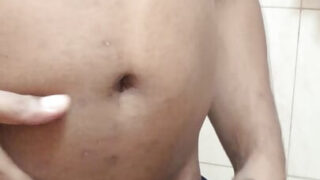 Gammal svart hingst barbacka knullar trånga rumpor på ung indisk tonåring homosexuell amatörer med hans enorma kuk