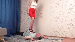 Man is fascinated by powerful legs of tall 18 yo girl, vf2795h 720p