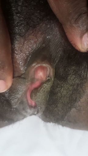 Yummy watery pink pussy   Clip 1