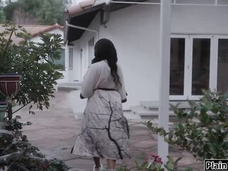 Dont u guys know that spiders will always eat their fellas