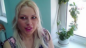 Hot dilettante girlfriend swallows cum in the meadow