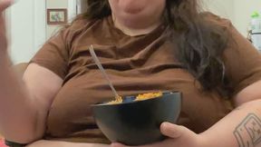 Let’s Eat! BBW Chatting, Stuffing & Belly Play