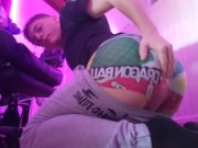 J'expose mon cul devant la caméra