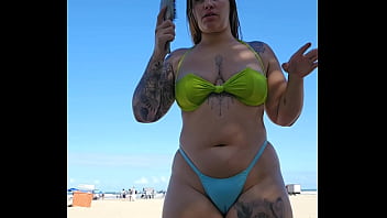 Hoje estou t&atilde_o molhada que s&oacute_ de o pau encostar j&aacute_ entra