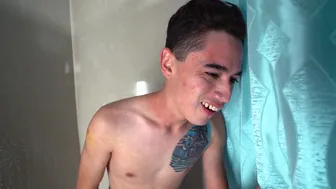 Stepmom's Surprise: Young Juan Seduced in the Shower