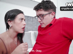 Hot MILF catapults teen's cherry! Pipe Boy and Kylei Ellish in porno!