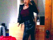 Smoking in leather despite the heat wave so I spray myself with water