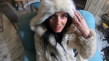 MilfyCalla- Face fuck while wearing white fur coat and ugg boots