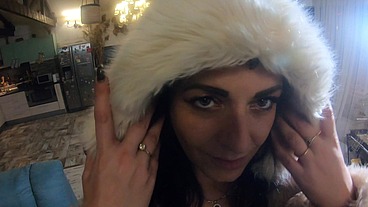 MilfyCalla- Face fuck while wearing white fur coat and ugg boots