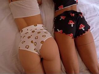 Three-some With 2 Brunette hair! Cuties Widen Legs For Large Dick 4K