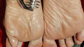 Pinwheel on My Sole - Bound, 1-Minute Sensation Play