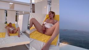 7 eme jour a ibiza puis pour terminer et etant bien excitee je me suis ...