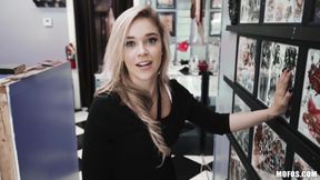 Sexual bimbo Kali Roses smutty sex scene