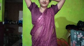 Tharki bhabhi ne apne devar ka lund chusa fir chut ki pyas mitayi