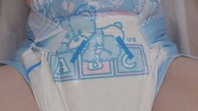 Wetting LittleForBig diaper in chair