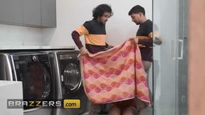 Lets Workers & Fix The Laundry & Her Hungry Pussy