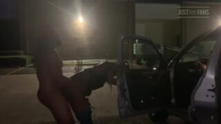 Hitam, tanpa baju – pelacur gay Jepun amatur sialan punggung